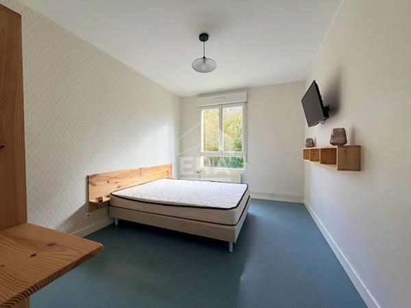 Immeuble Roullet Saint Estephe 16 pièce(s) 550 m2