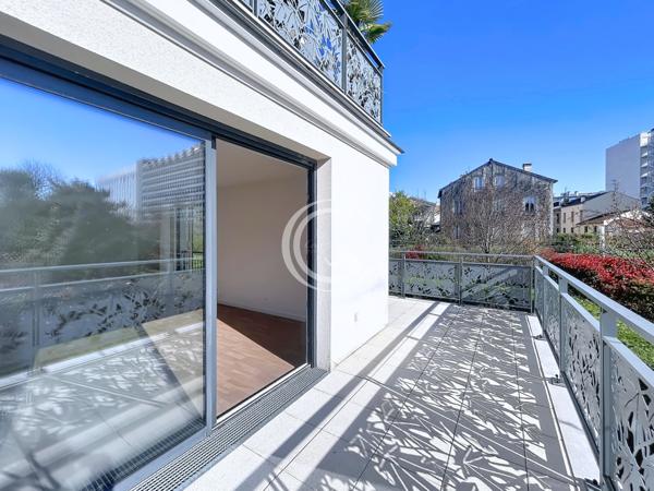 Montrouge (92120) CALME & SOLEIL SUR LA COULEE VERTE