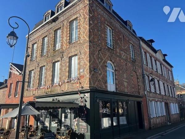 ORBEC CENTRE VILLE IMMEUBLE COMMERCE ET HABITATION