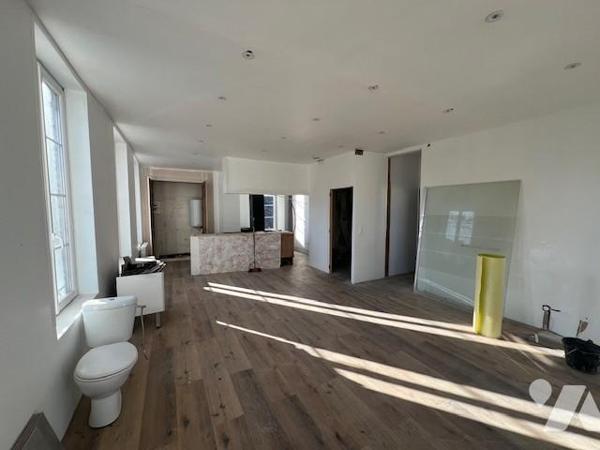 ORBEC CENTRE VILLE IMMEUBLE COMMERCE ET HABITATION