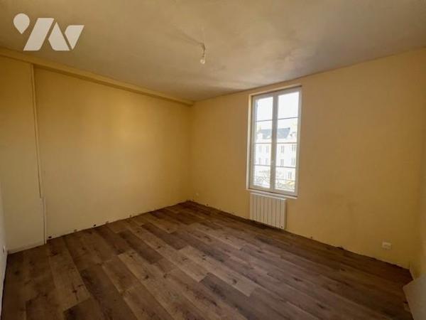 ORBEC CENTRE VILLE IMMEUBLE COMMERCE ET HABITATION