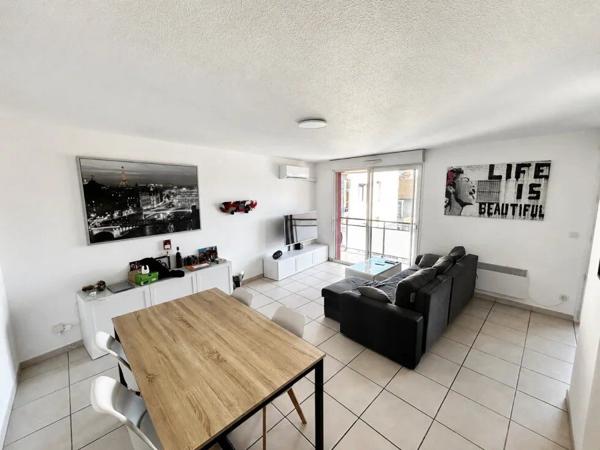Vente                                                      Appartement
                        
                     3 pièces                      66 m2                     à Perpignan