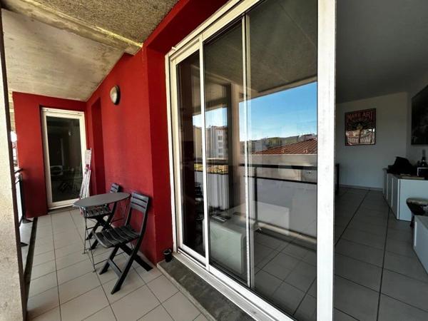 Vente                                                      Appartement
                        
                     3 pièces                      66 m2                     à Perpignan