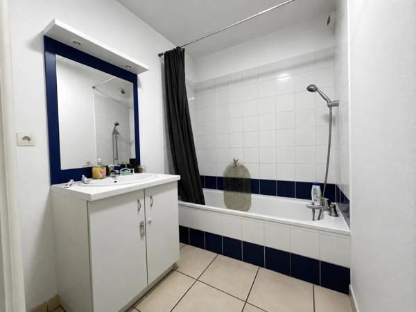 Vente                                                      Appartement
                        
                     3 pièces                      66 m2                     à Perpignan
