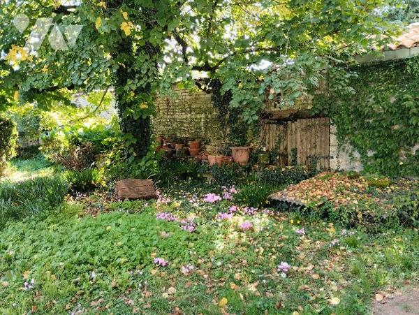 MAISON DE CARACTERE  de 308 m² A RENOVER