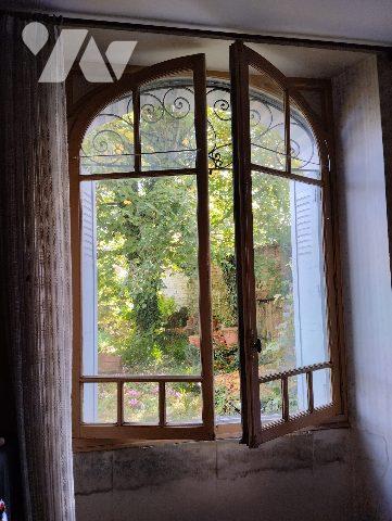 MAISON DE CARACTERE  de 308 m² A RENOVER