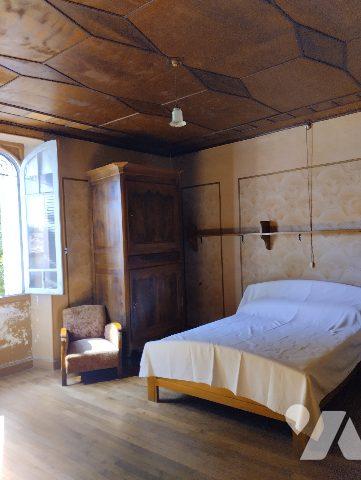 MAISON DE CARACTERE  de 308 m² A RENOVER