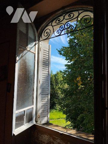 MAISON DE CARACTERE  de 308 m² A RENOVER