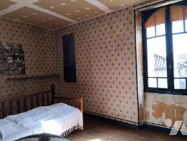 MAISON DE CARACTERE  de 308 m² A RENOVER