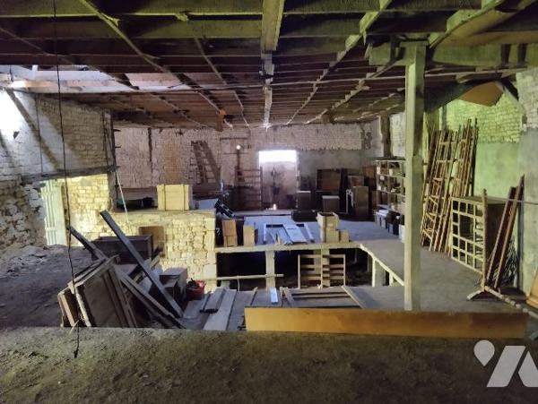 MAISON DE CARACTERE  de 308 m² A RENOVER