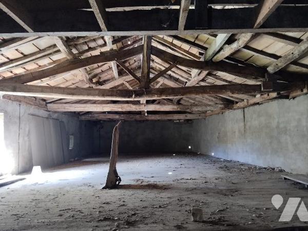 MAISON DE CARACTERE  de 308 m² A RENOVER