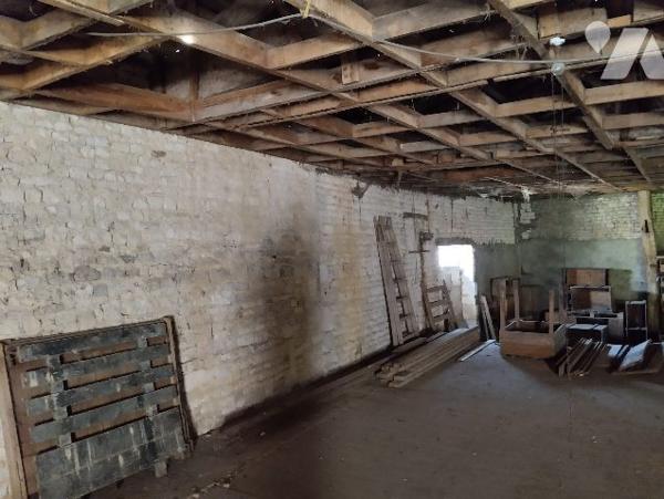 MAISON DE CARACTERE  de 308 m² A RENOVER