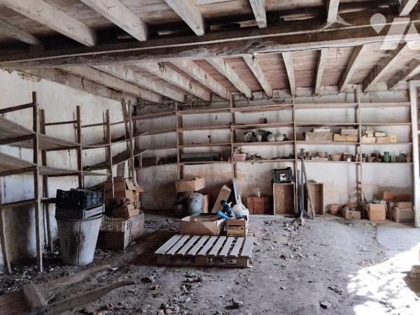 MAISON DE CARACTERE  de 308 m² A RENOVER