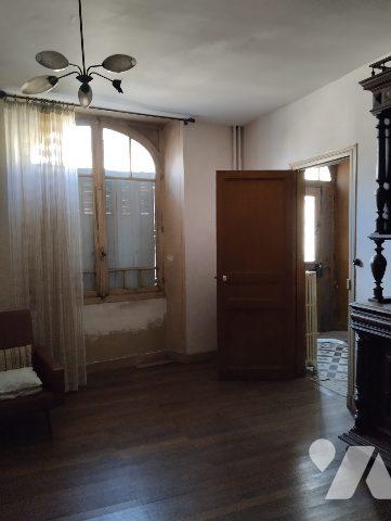 MAISON DE CARACTERE  de 308 m² A RENOVER