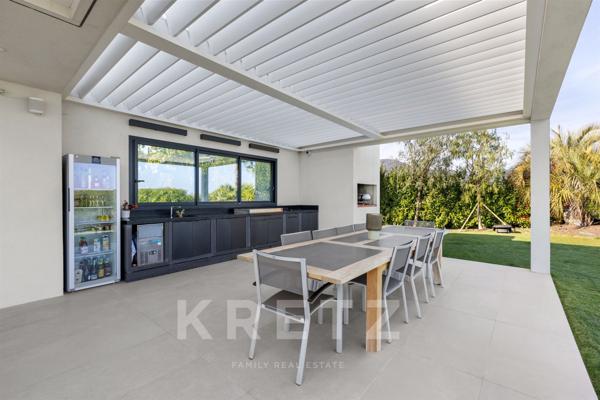 Villa contemporaine vue mer ROQUEFORT-LES-PINS