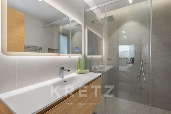 Villa contemporaine vue mer ROQUEFORT-LES-PINS