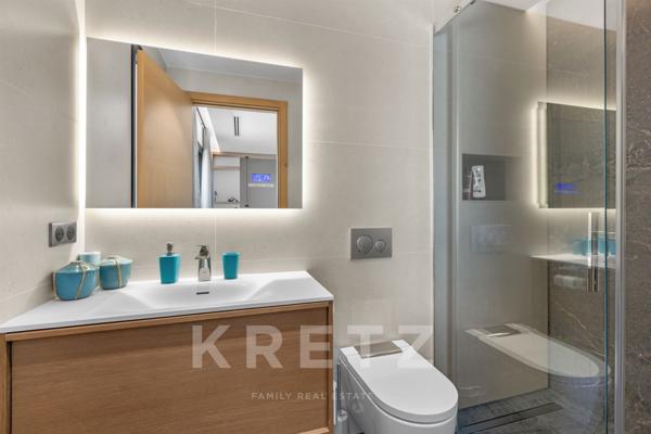 Villa contemporaine vue mer ROQUEFORT-LES-PINS