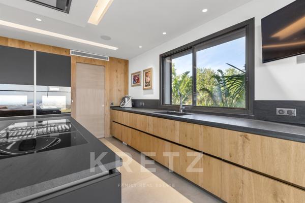 Villa contemporaine vue mer ROQUEFORT-LES-PINS