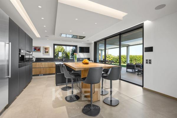 Villa contemporaine vue mer ROQUEFORT-LES-PINS