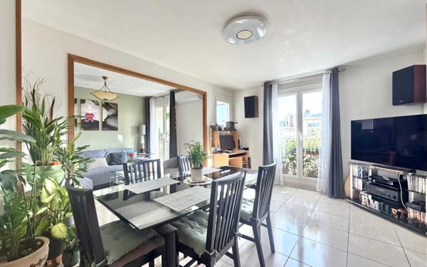 Appartement à vendre    4 pièces • 63,64 m2 Marseille 9