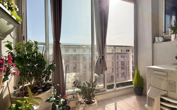Appartement à vendre    4 pièces • 63,64 m2 Marseille 9