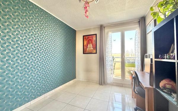 Appartement à vendre    4 pièces • 63,64 m2 Marseille 9