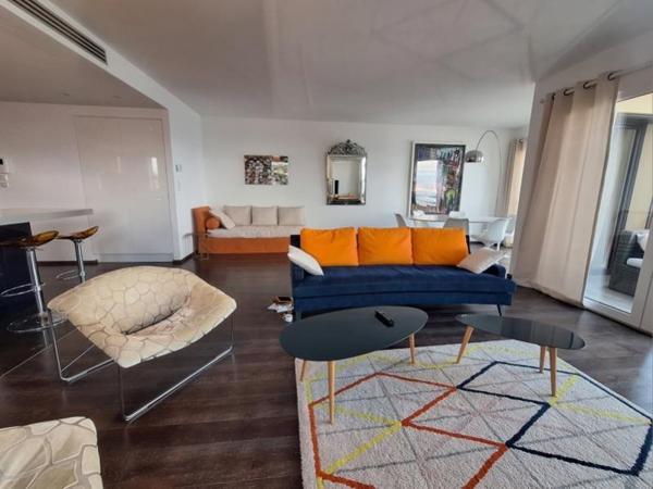 Appartement T3 de 117 m² pieds dans l'eau - dernier étage - vue mer Agosta (20166)