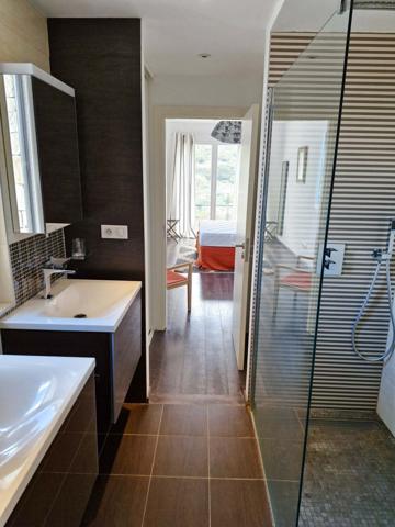 Appartement T3 de 117 m² pieds dans l'eau - dernier étage - vue mer Agosta (20166)