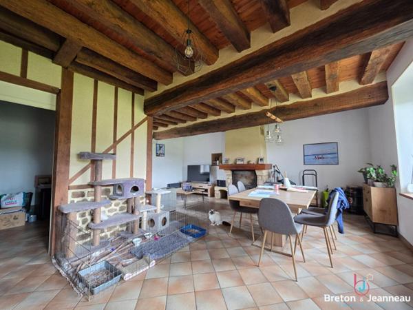 Corps de ferme avec 2 hectares secteur Lassay-les-Châteaux