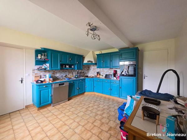 Corps de ferme avec 2 hectares secteur Lassay-les-Châteaux