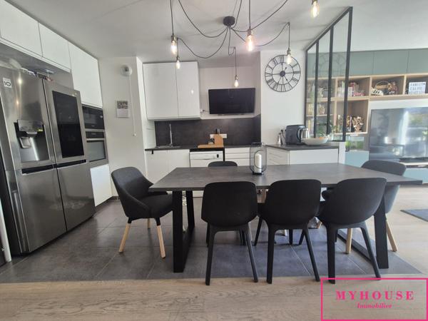 Appartement
                                                                                                                                                                                                                                                                                                                        5 pièce(s)                                                                                                                                                                                                          4 chambre(s)                                                                                                                                                                                                          105  m²