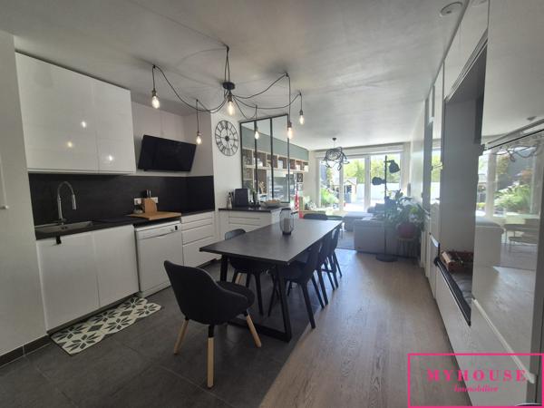 Appartement
                                                                                                                                                                                                                                                                                                                        5 pièce(s)                                                                                                                                                                                                          4 chambre(s)                                                                                                                                                                                                          105  m²
