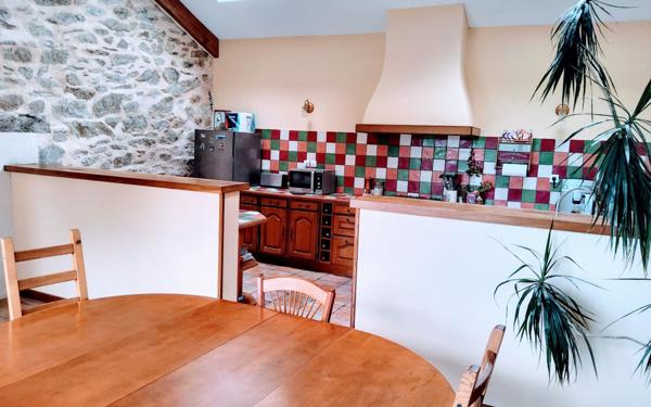 Maison à vendre    4 pièces • 106 m2 Saint-Denis-des-Murs