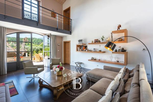 Bastia, Villa 5 Chambres -  373 m² à vendre