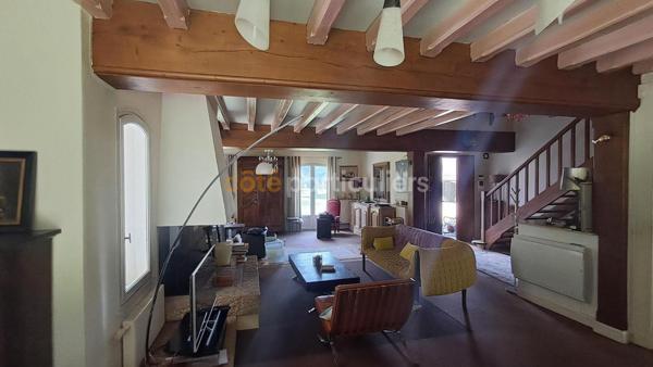 Vente
                Villa230 m² - 8 Pièces -
                    VILLEMANDEUR (45700)