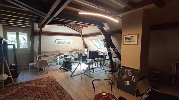 Vente
                Villa230 m² - 8 Pièces -
                    VILLEMANDEUR (45700)