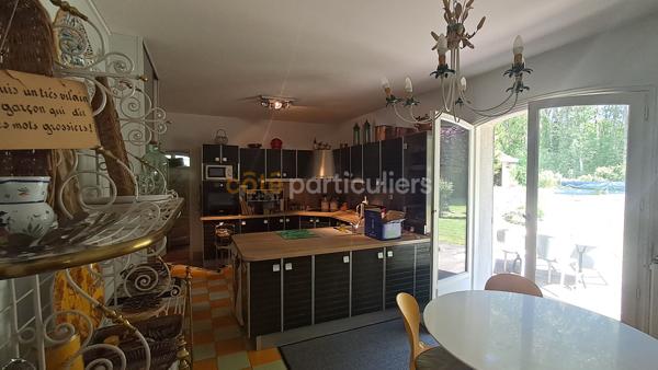 Vente
                Villa230 m² - 8 Pièces -
                    VILLEMANDEUR (45700)