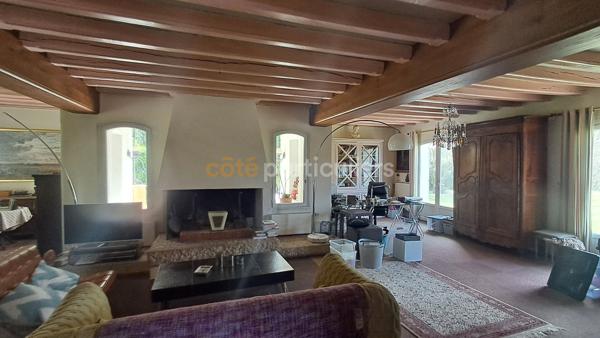 Vente
                Villa230 m² - 8 Pièces -
                    VILLEMANDEUR (45700)