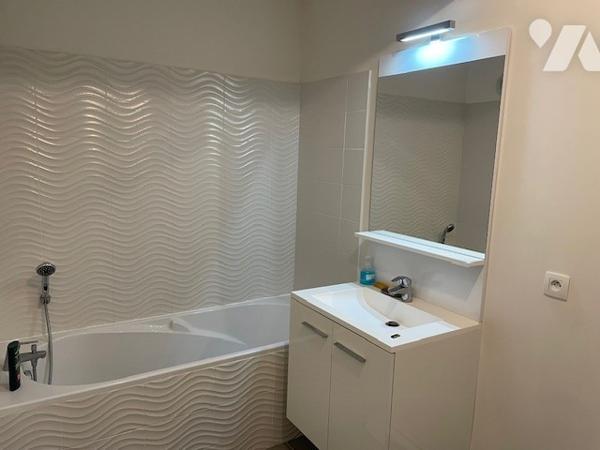 Copropriété récente et haute gamme , un t4 lumineux 3 chambres,  grande terrasse et garage.