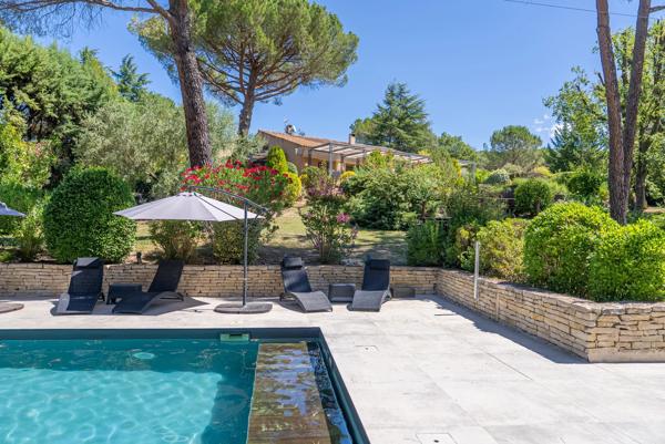 La Tour-d'Aigues, Propriété 5 Chambres -  212 m² à vendre
