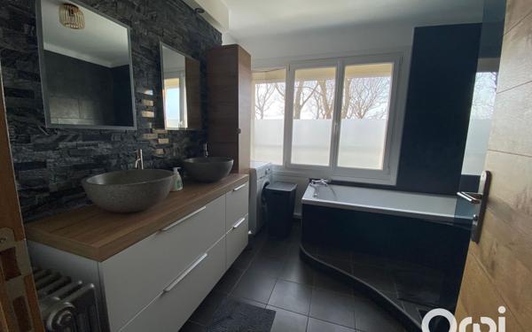 Appartement à louer    2 pièces • 62 m2 Calais