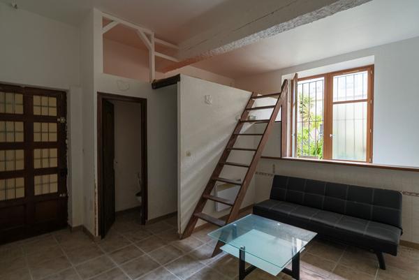 CARCASSONNE – CARNOT Ensemble traversant 191m² local avec vitrine, studio et garage indépendants
