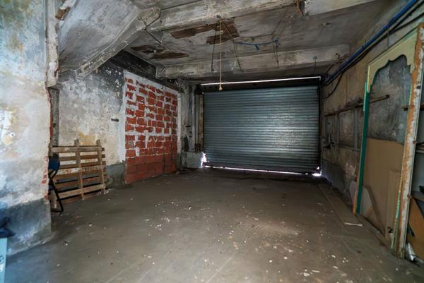 CARCASSONNE – CARNOT Ensemble traversant 191m² local avec vitrine, studio et garage indépendants