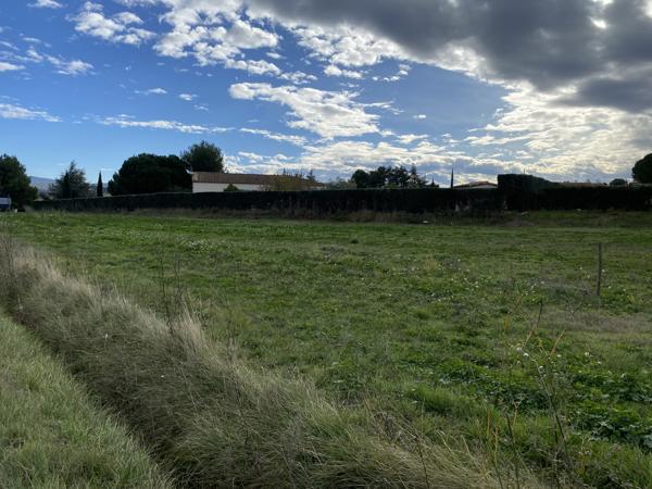terrain à bâtir, a seulement 5 km de Limoux de 3000m²