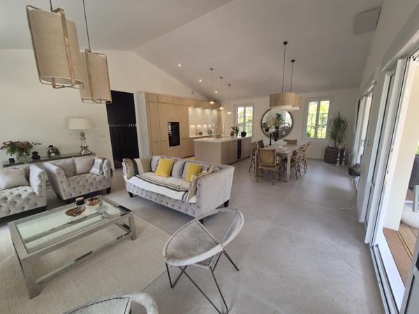 Maison 7 pièce(s) 6 chambre(s) 261 m²