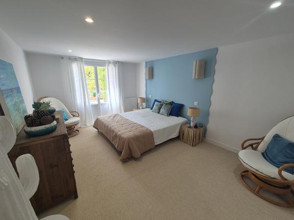 Maison 7 pièce(s) 6 chambre(s) 261 m²