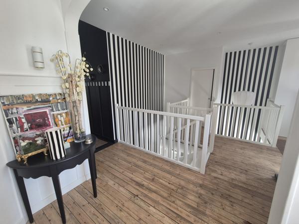 Maison 7 pièce(s) 6 chambre(s) 261 m²