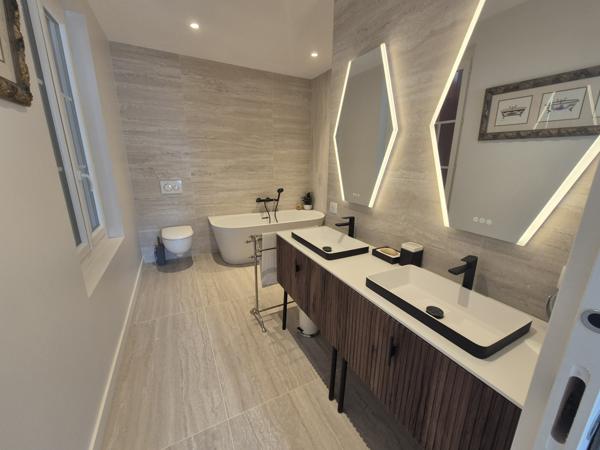 Maison 7 pièce(s) 6 chambre(s) 261 m²