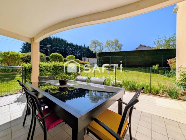 Appartement rez-de-jardin dans résidence avec piscine et court de tennis