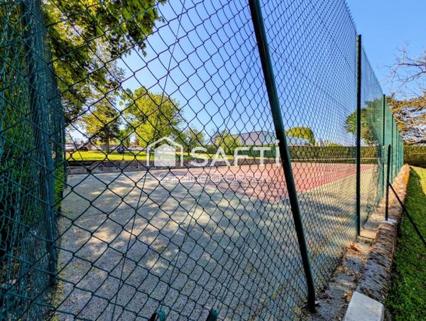 Appartement rez-de-jardin dans résidence avec piscine et court de tennis